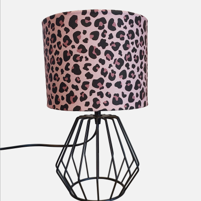 stylische Stehlampe